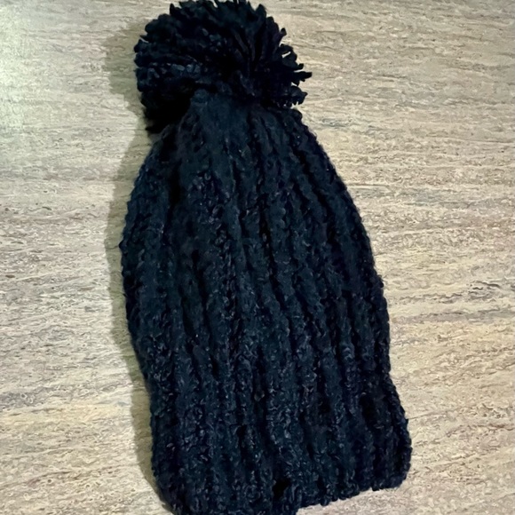 NWT CC exclusives beanie hat - Picture 7 of 9